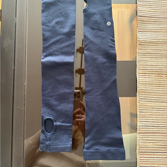 Lululemon arm warmer - Picture 2 of 3